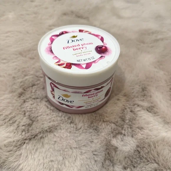 2 Dove Frosted Plum Berry Body Scrub - Limited Edition - New - Picture 4 of 8